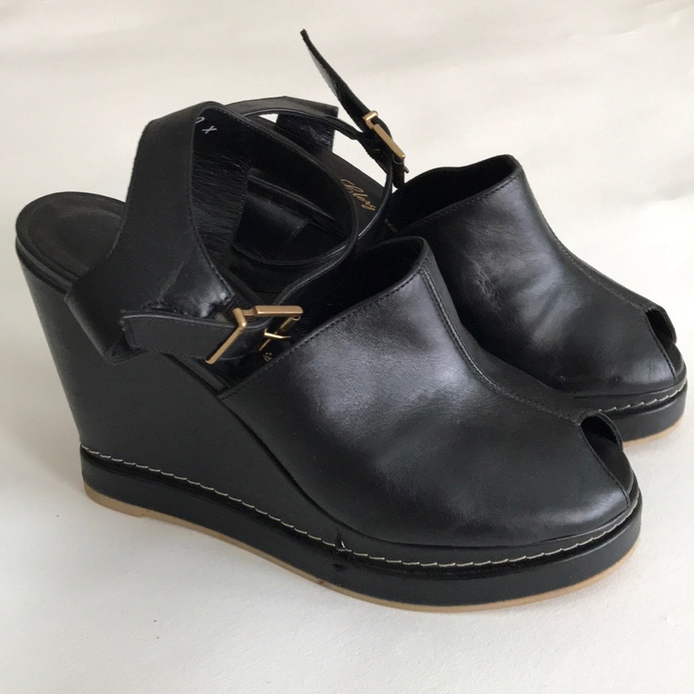 Robert Clergerie black peek toe wedges in size 6.5